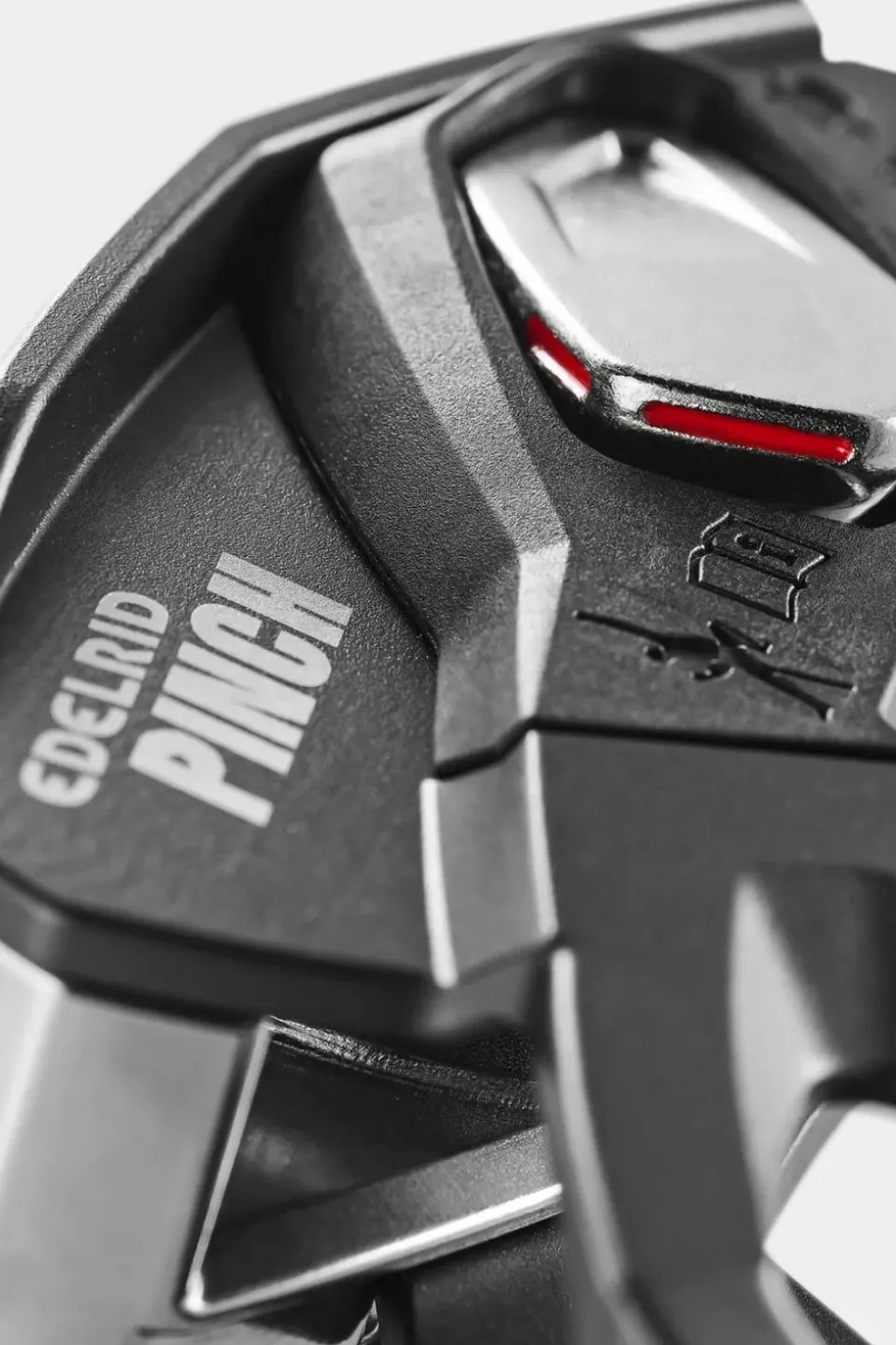 Pinch Assisted Braking Belay Device