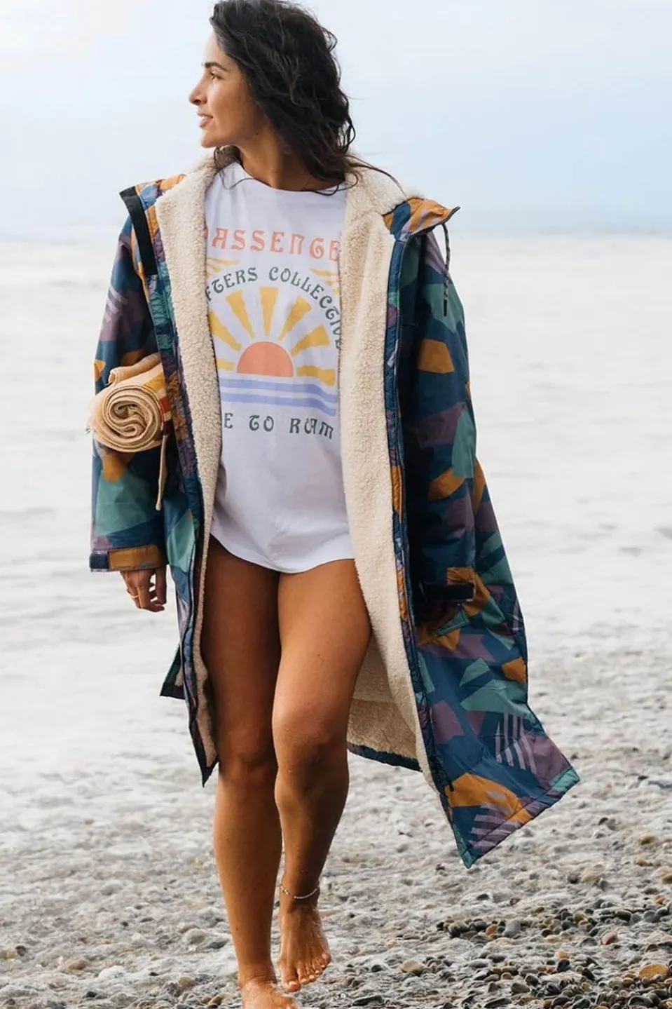 Unisex Waves Recycled Sherpa Lined Changing Robe