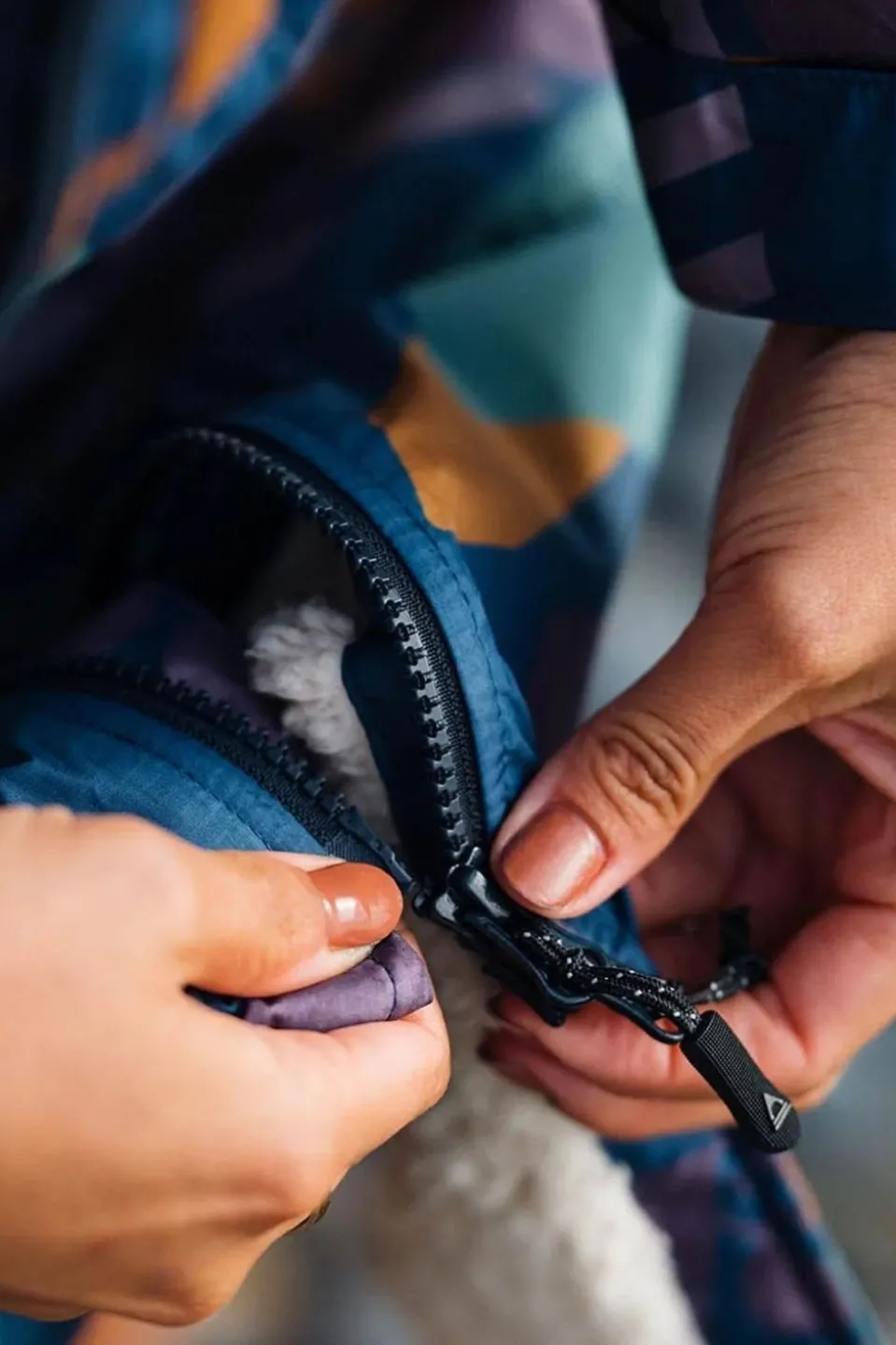 Unisex Waves Recycled Sherpa Lined Changing Robe