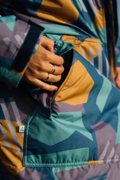 Unisex Waves Recycled Sherpa Lined Changing Robe