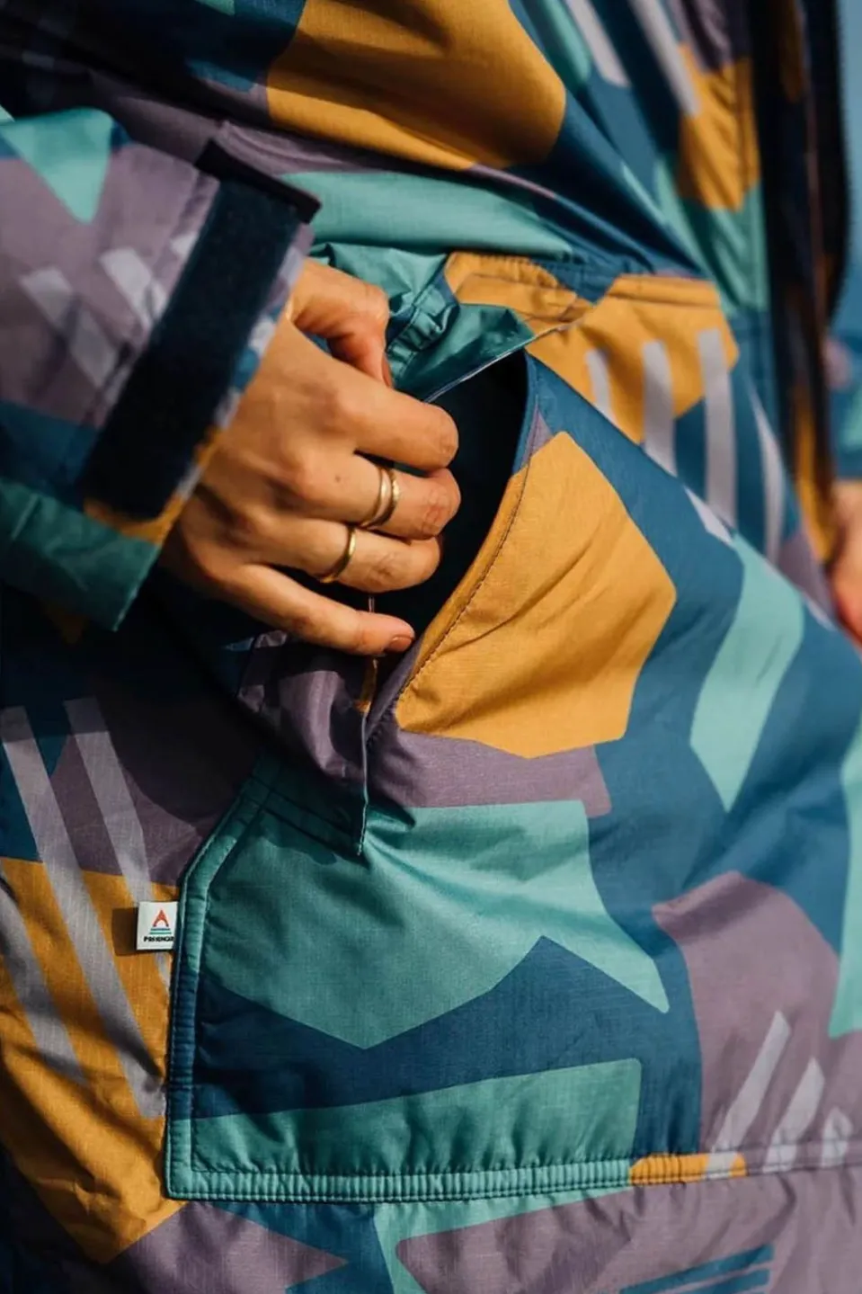 Unisex Waves Recycled Sherpa Lined Changing Robe