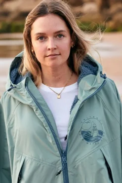 Womens Four Seasons Cold Water Club Changing Robe